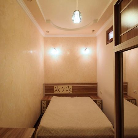 Amiryan Street 1 Bedroom Deluxe Apartment With Balcony Am104 耶烈万 外观 照片