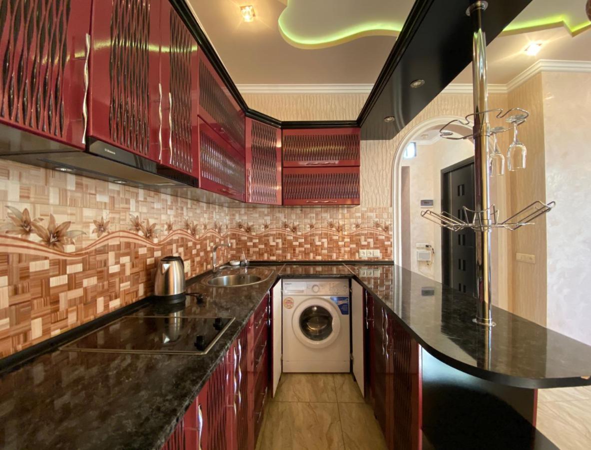 Amiryan Street 1 Bedroom Deluxe Apartment With Balcony Am104 耶烈万 外观 照片