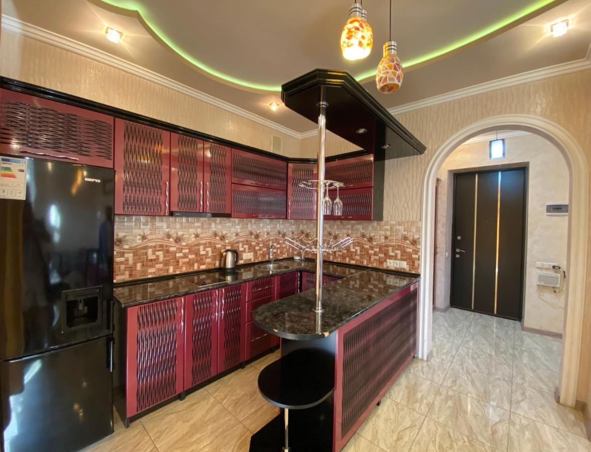 Amiryan Street 1 Bedroom Deluxe Apartment With Balcony Am104 耶烈万 外观 照片