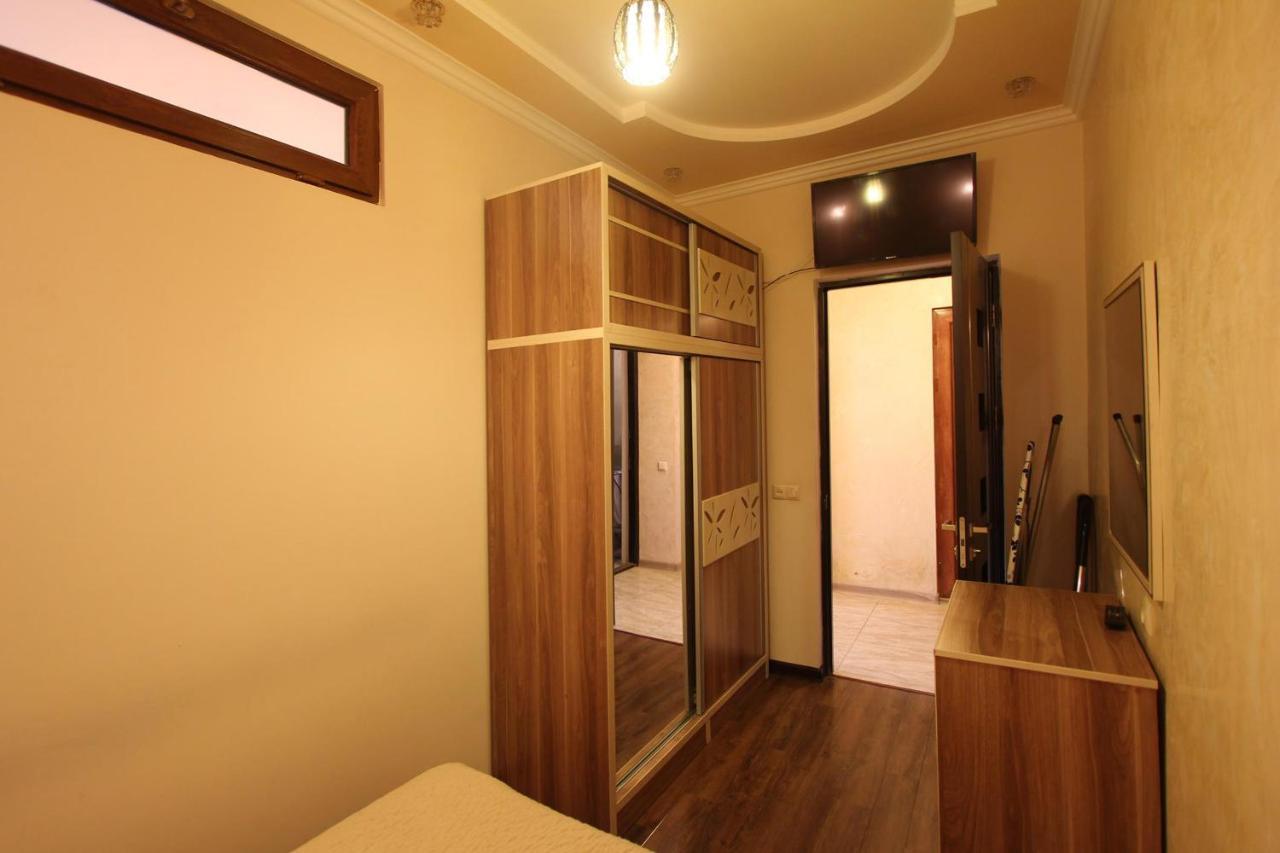 Amiryan Street 1 Bedroom Deluxe Apartment With Balcony Am104 耶烈万 外观 照片