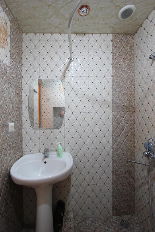 Amiryan Street 1 Bedroom Deluxe Apartment With Balcony Am104 耶烈万 外观 照片