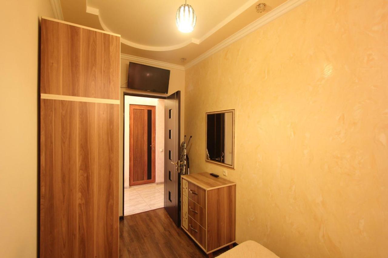 Amiryan Street 1 Bedroom Deluxe Apartment With Balcony Am104 耶烈万 外观 照片